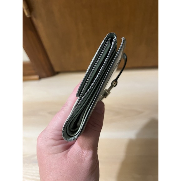 Gucci Patent Leather‎ Compact Wallet Jackie Closure Silver Hardware Light Mint - Picture 16 of 16